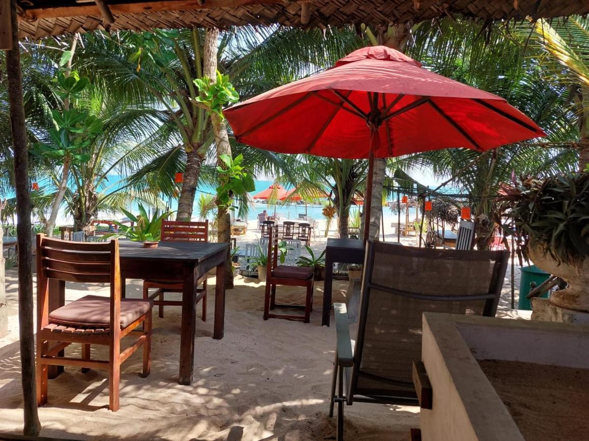 Blue Horizon Beach Hotel タンガラ エクステリア 写真